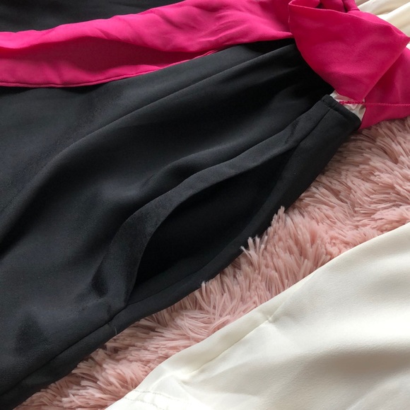 Express dress with fuchsia belt - Picture 6 of 7